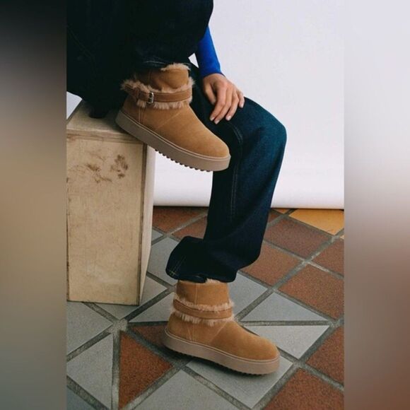 (N6) Zara style‎ UGG platform buckle boots, size 40/9 US - Picture 1 of 13